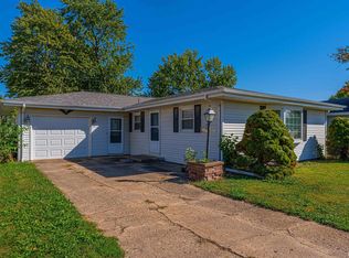 1038 N Jefferson St, Lincoln, IL 62656