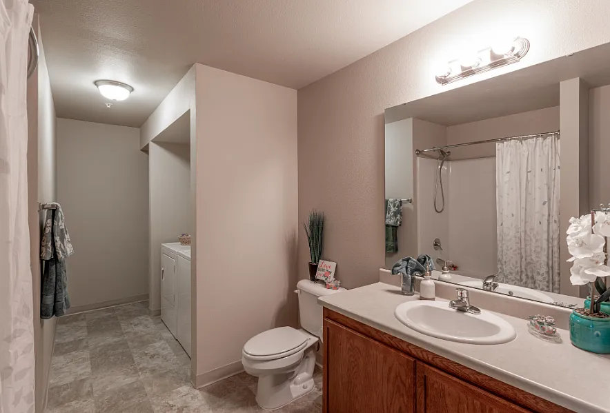 2 bed, 912 sqft, $1,500 — Photo 3
