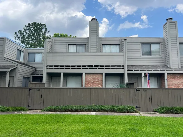 1663 Prairie Grove Dr, Houston, TX 77077
