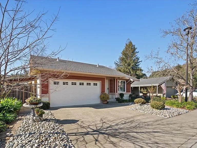 349 Almond Way — Photo 2