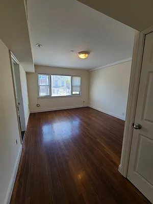 Rented by Bouklis Group | media 3