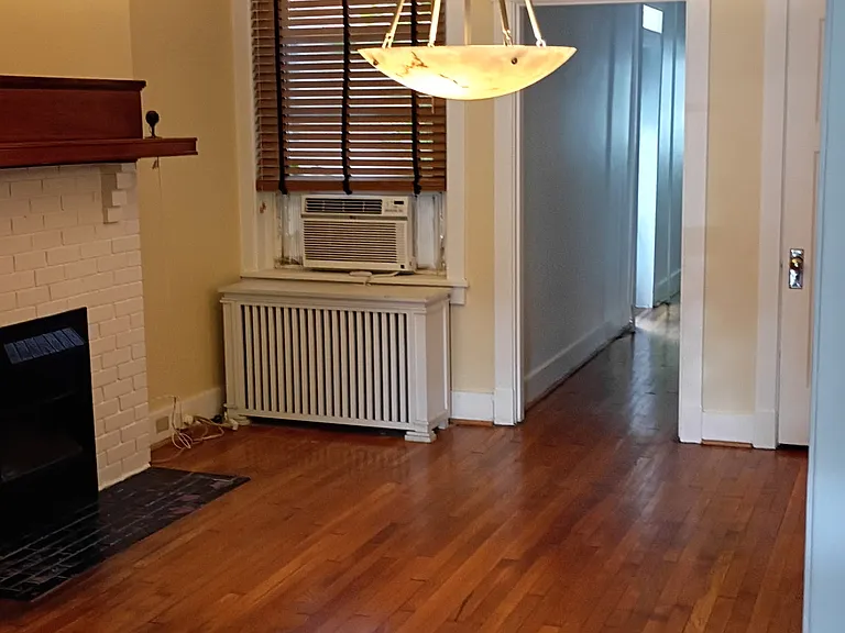 574 Peebles St — Photo 11