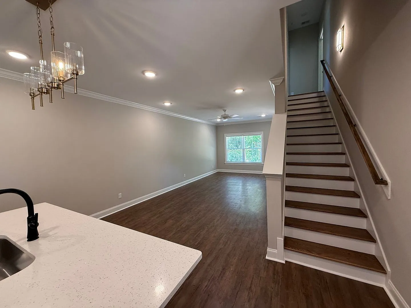 1203 Ivy Rd — Photo 4