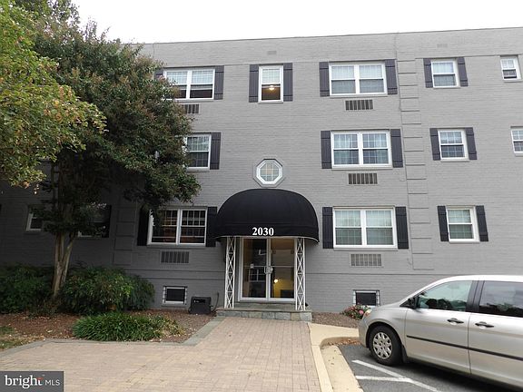 2nd image of 2030 N Vermont St APT 103