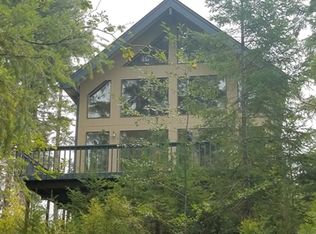 640 E Emerald Lake Dr E, Grapeview, WA 98546