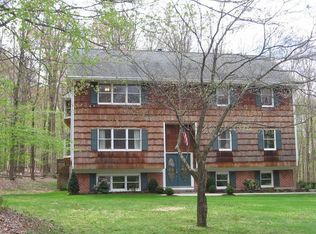 2 Robert Martin Blvd, Mahopac, NY 10541