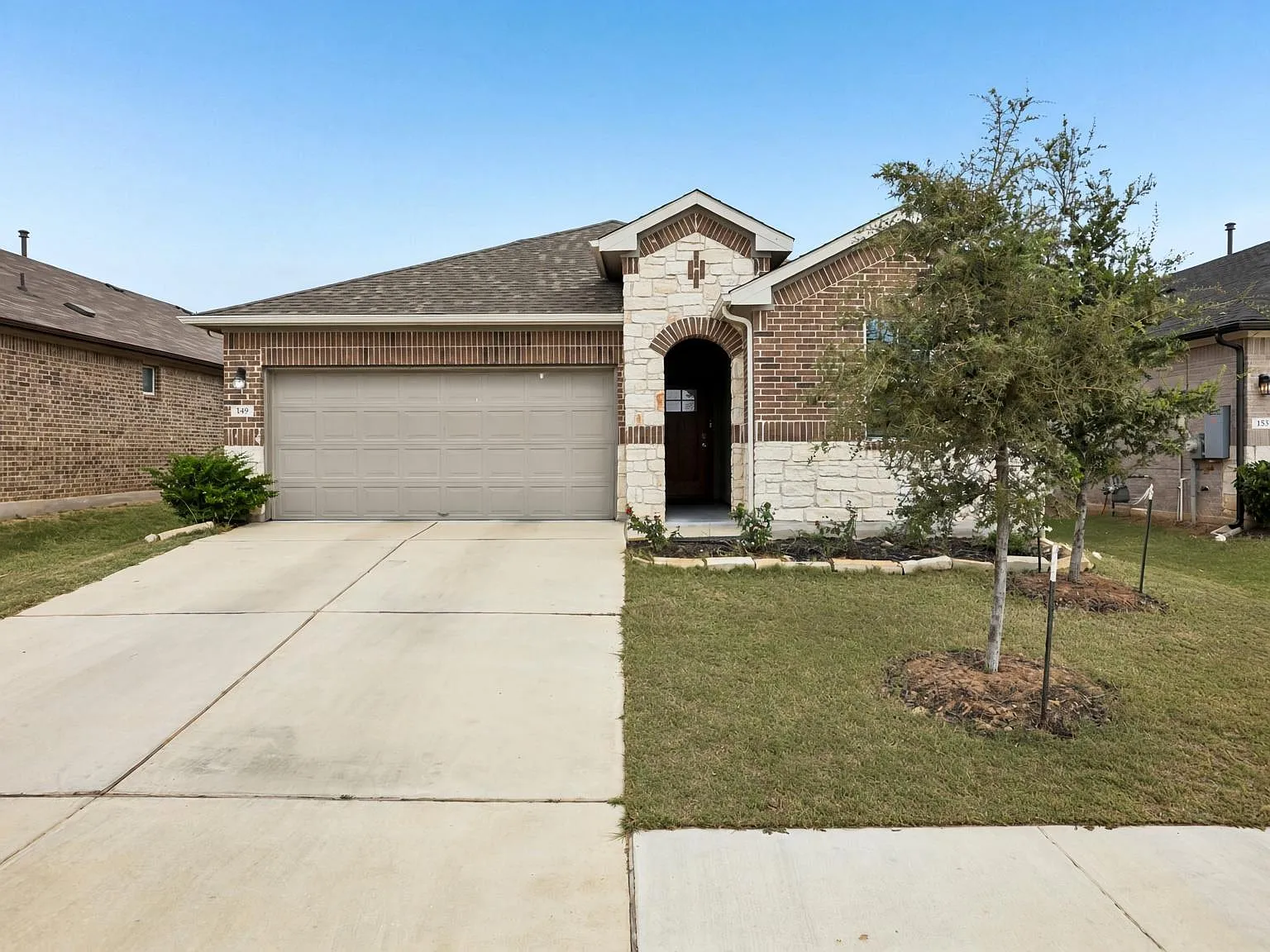 4 bed, 2.0 bath, 1730 sqft, $2,050 — Photo 1