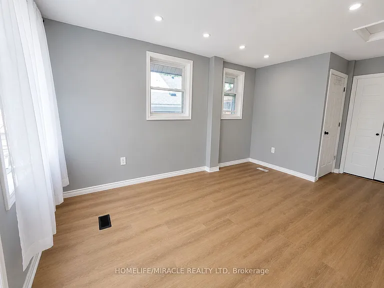 6523 Barker St #MAIN — Photo 5