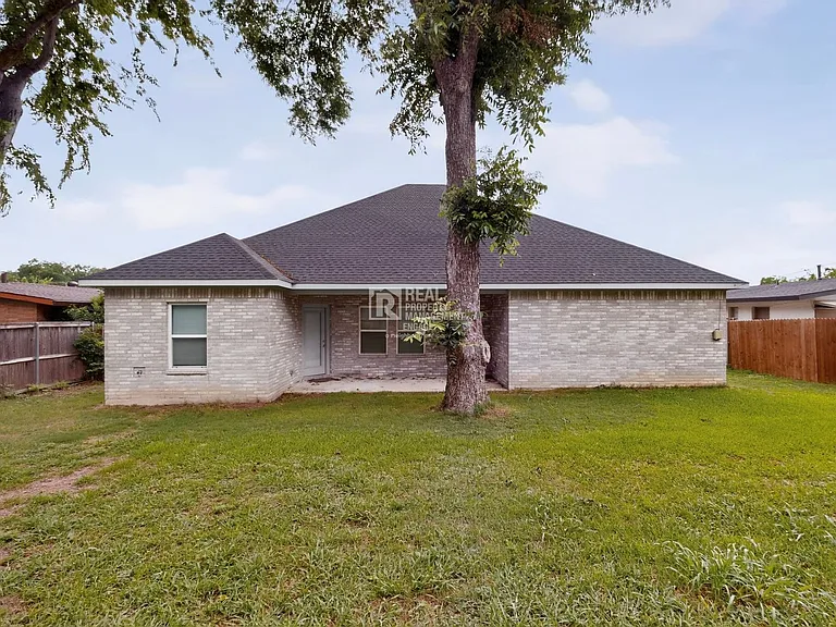 2000 Skylark Dr — Photo 37