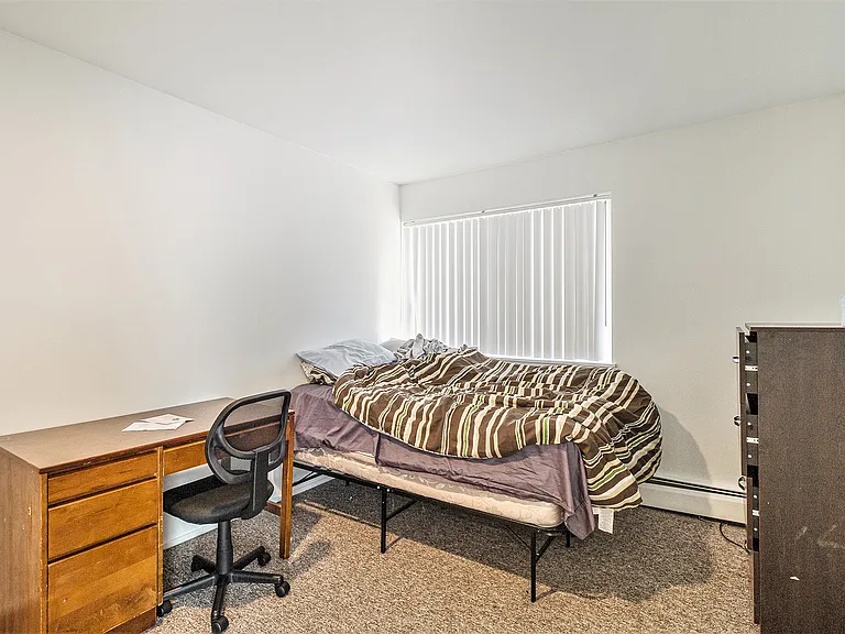 1327 Wilmot St #6 — Photo 10