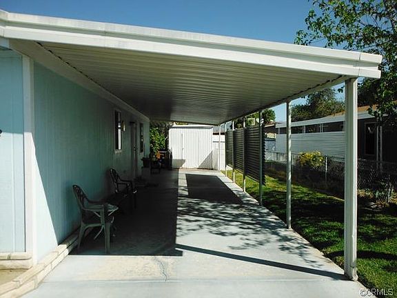 4th image of 43522 Mayberry Ave