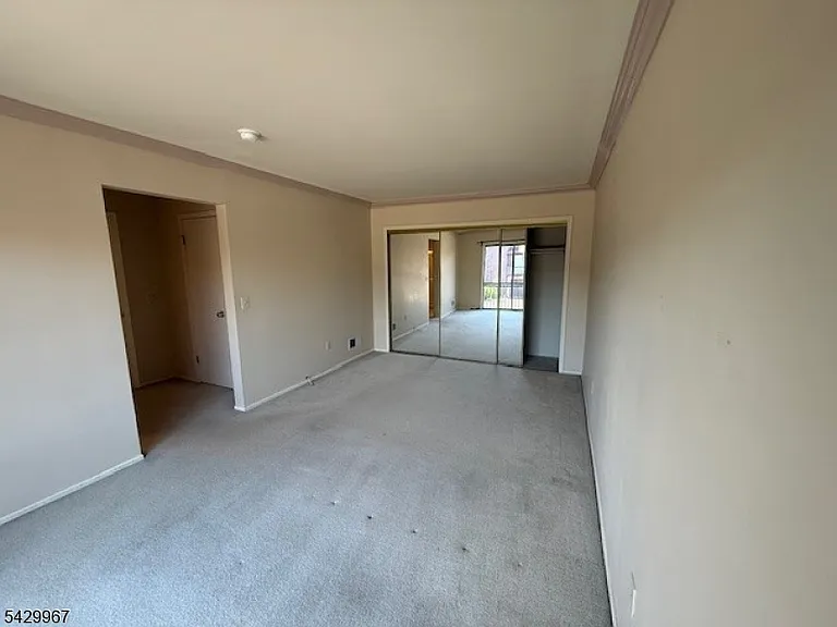 3844 Bloomingdale Dr — Photo 10