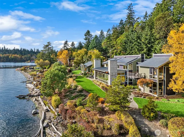 10403 NE Seaborn Road, Bainbridge Island, WA 98110