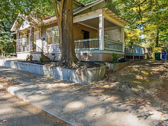 3rd image of 673 Pearce St SW