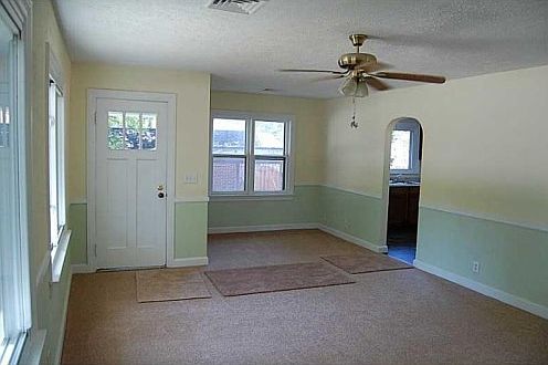 3rd image of 467 Garden Dr