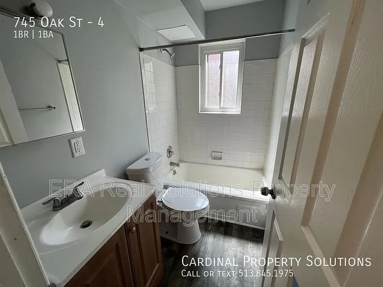 745 Oak St #4 — Photo 4