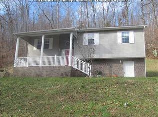 2642 Benedict Rd, Culloden, WV 25510