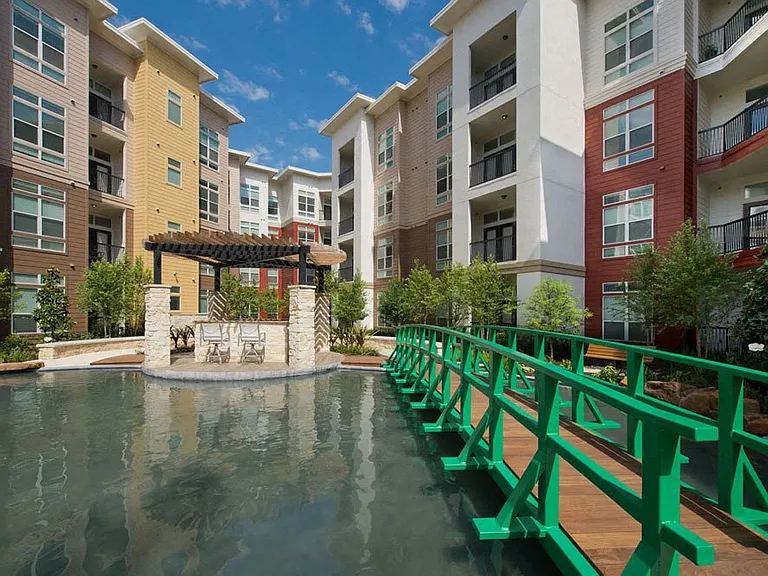 The Belvedere at Springwoods Village Apartments — Photo 28