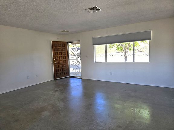 5th image of 49333 Park Ave