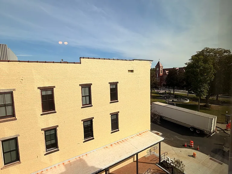 69 S Pleasant St #12 — Photo 27