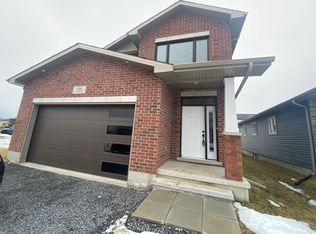 100 Potter Dr, Loyalist, ON K0H2H0