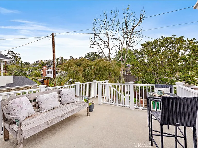 1466 Randall Way — Photo 15
