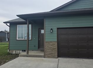 388 & 390 Clover St #388, Aumsville, OR 97325