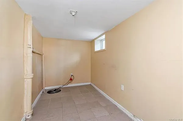 Rented by Compass | media 32