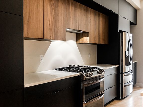 5th image of 1637 Leverette St Unit 4