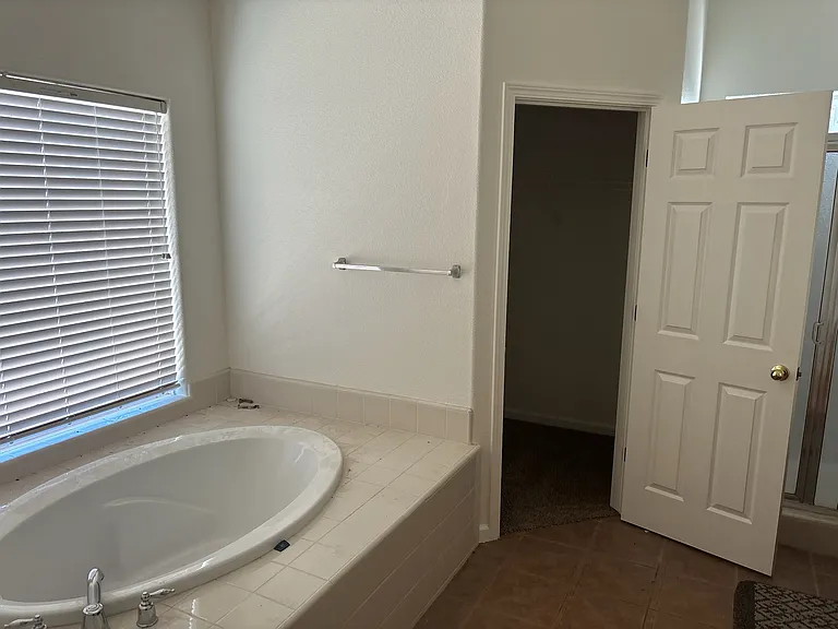2121 Lorena Ave — Photo 6