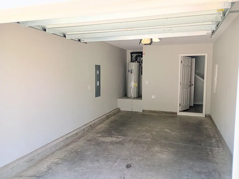 824 Conductor Ct — Photo 26