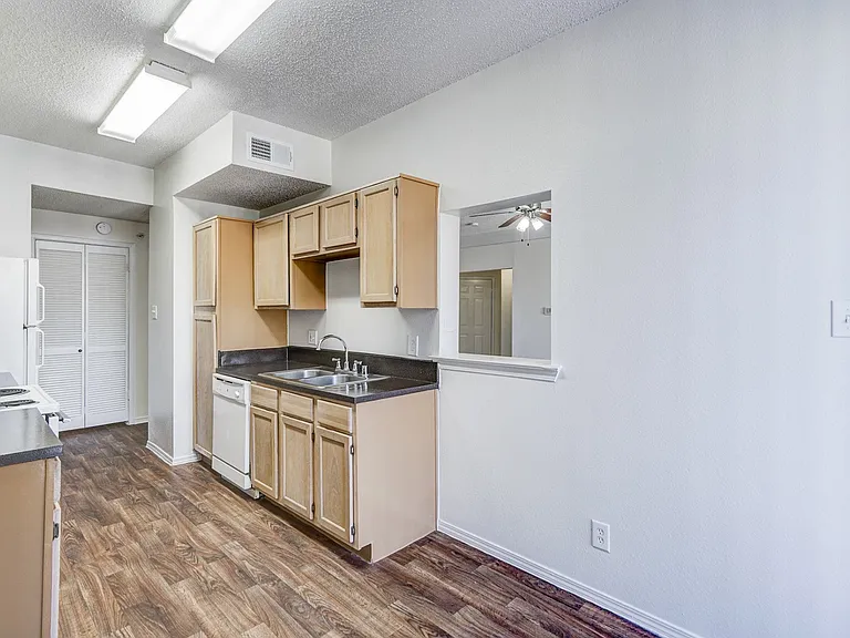Saxony at Chase Oaks Apartments — Photo 45