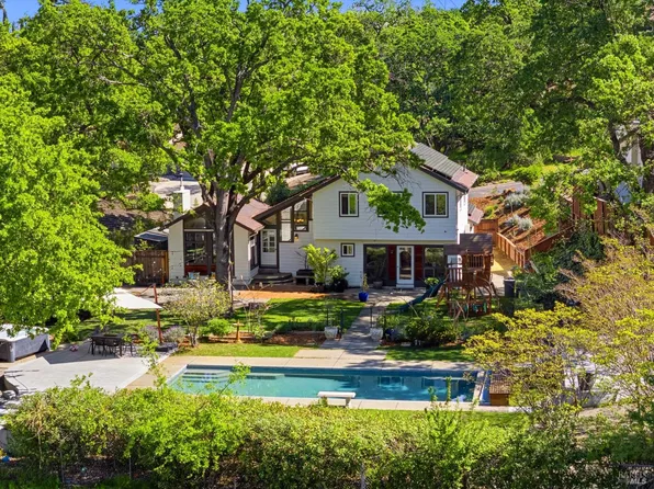 215 Wykoff Drive, Vacaville, CA 95688