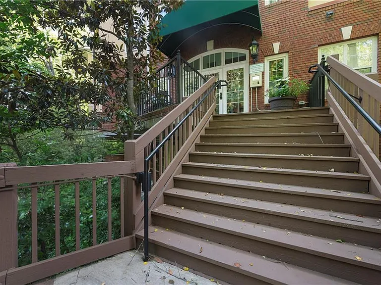 424 Lindbergh Dr NE #208 — Photo 25
