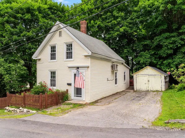 12 Robinson Street, Gardiner, ME 04345