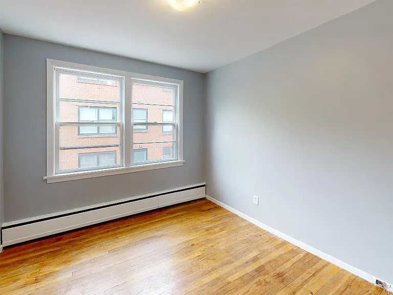 1143 Queen St #32 — Photo 6