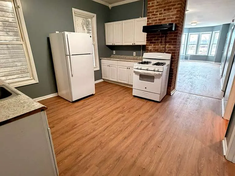 884 3rd Ave #1 — Photo 1