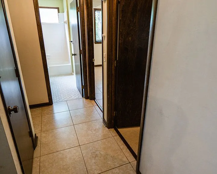 3322 Robinhood Rd — Photo 24