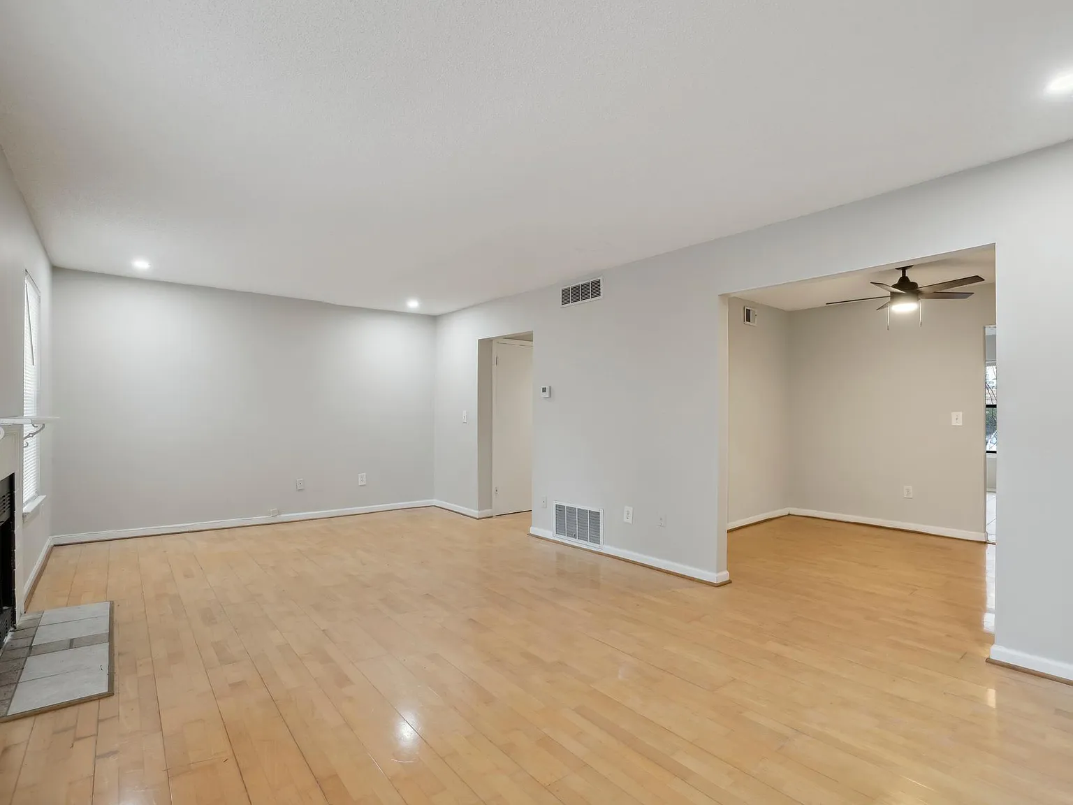 2 bed, 2.5 bath, 1468 sqft, $1,799 — Photo 4