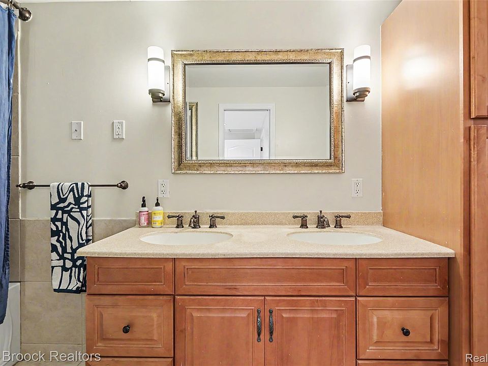 1669 Wimbledon Dr, photo 22