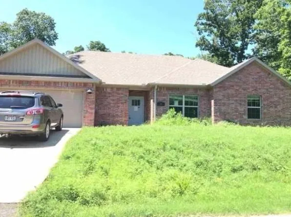 13 Celtic Dr, Bella Vista, AR 72714