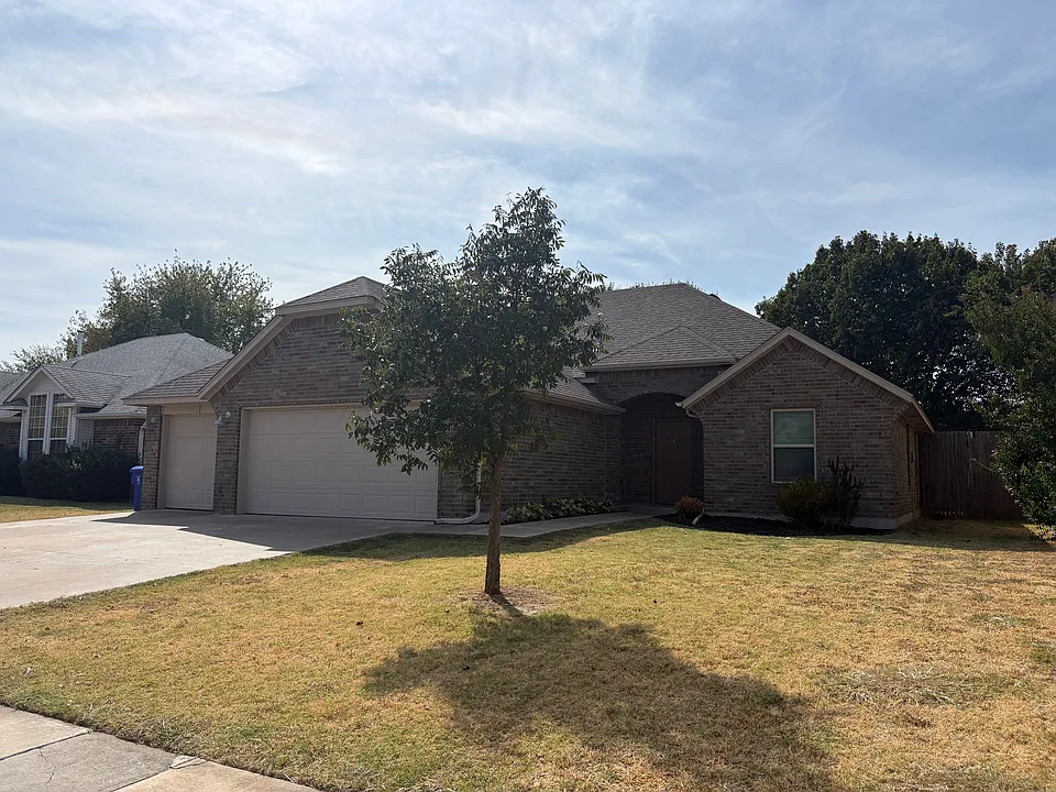 1416 Peach Tree Ln
