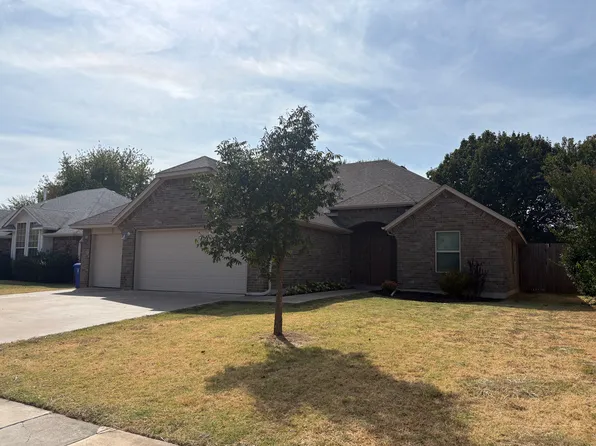 1416 Peach Tree Ln, Norman, OK 73071
