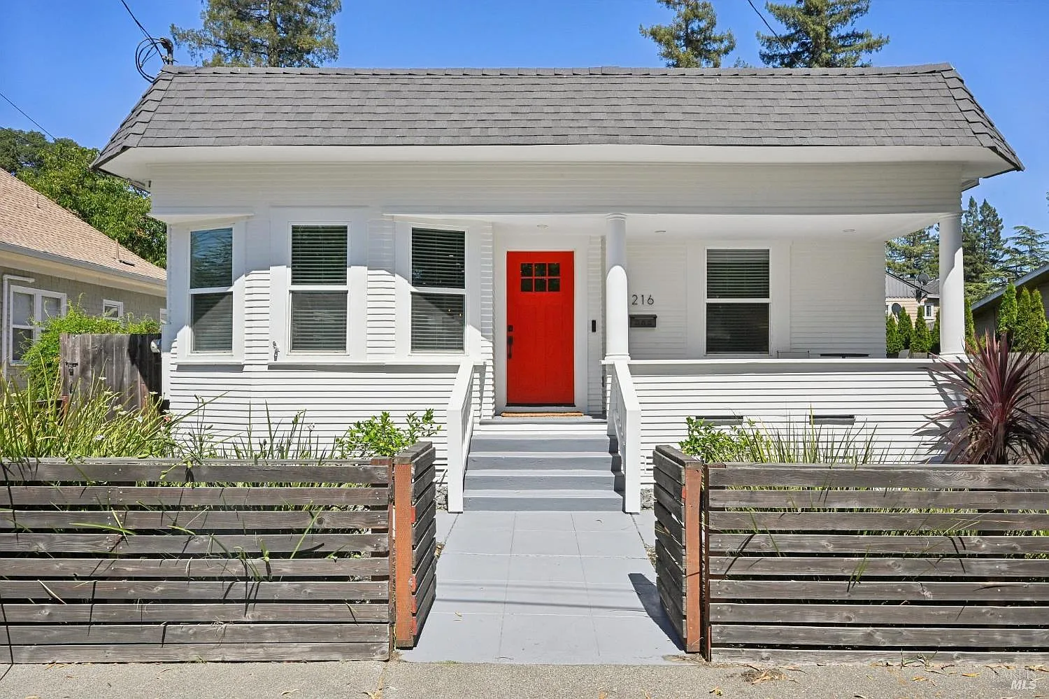 216 Olive Street - Photo 2