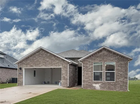 1050 Shine Pl, Bentonville, AR 72713