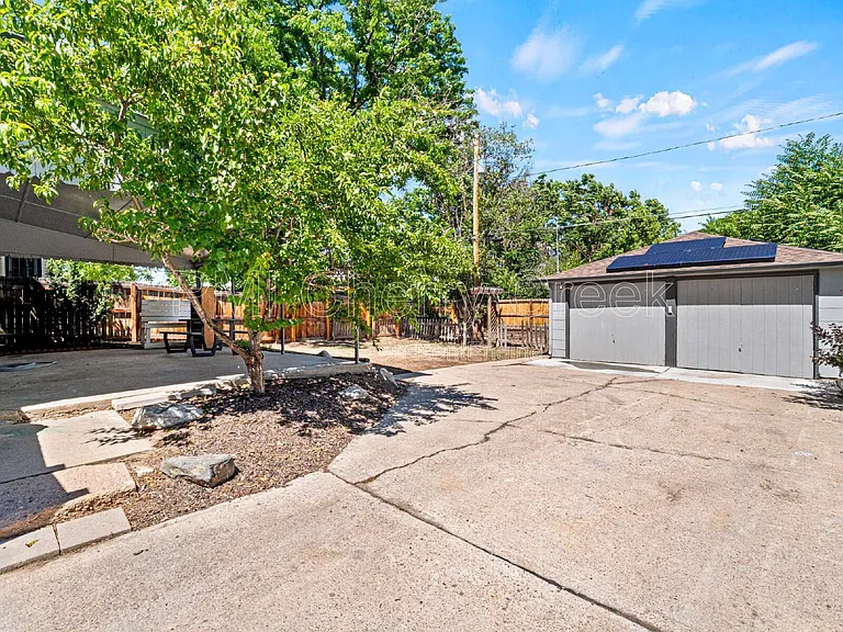 550 Winona Ct — Photo 24