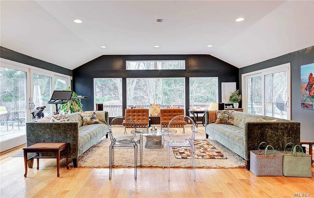 1 Oak Tree Ln photo 1