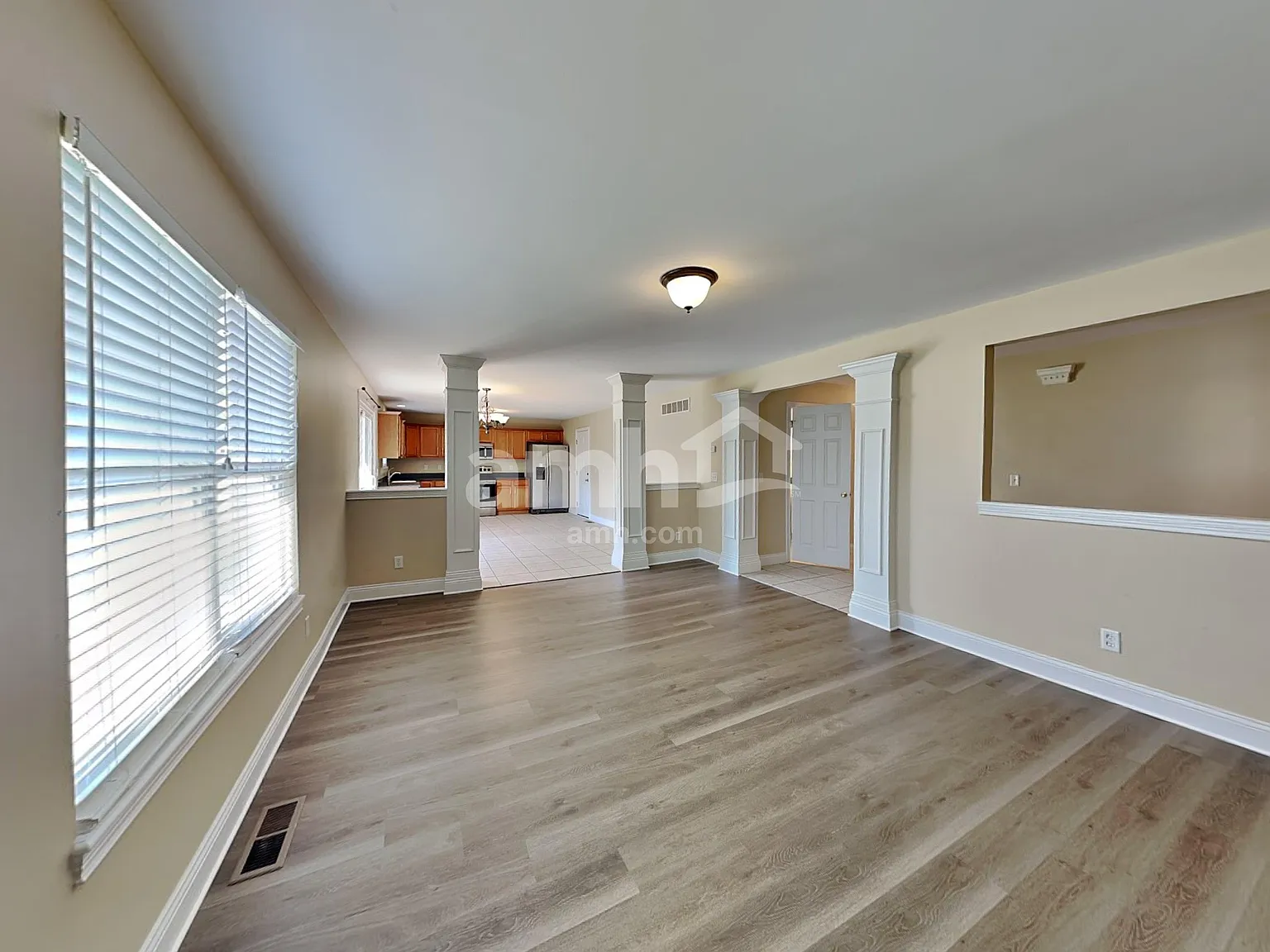 3 bed, 3.5 bath, 1978 sqft, $2,475 — Photo 4