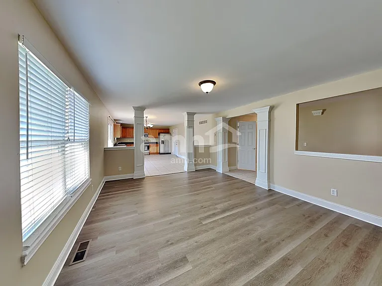 2210 Scheper Ct — Photo 4