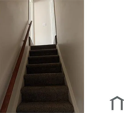 135 W Marshall St — Photo 3